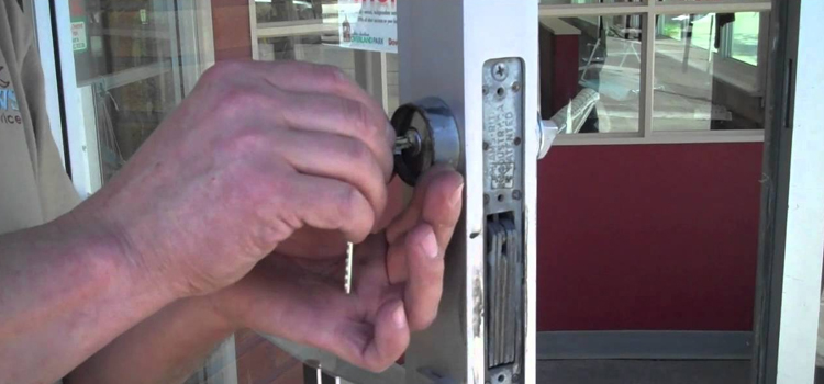 commercial door lock repair Lincoln